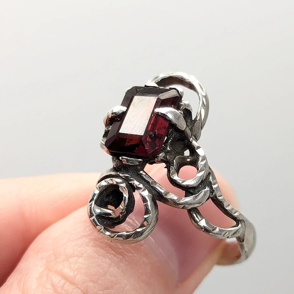 Sold Sterling silver 925 red gemstone ring rectangle cut vintage - Picture 2 of 5